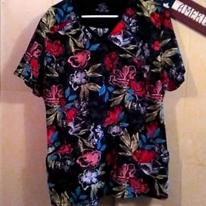 Infinity 2xl scrub top